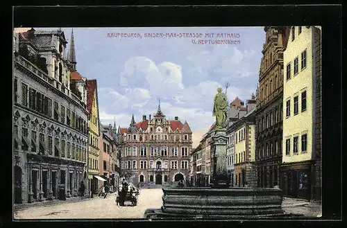 AK Kaufbeuren, Kaiser-Max-Strasse mit Rathaus und Neptunbrunnen