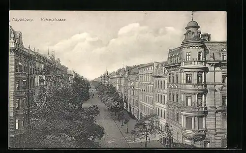 AK Magdeburg, Kaiserstrasse mit Passanten