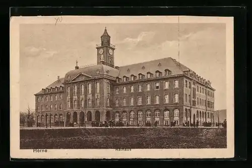 AK Herne, Sicht von vorn auf das Rathaus