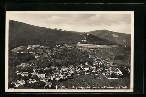 AK Gleisweiler /Pfalz, Totalansicht, Fliegeraufnahme