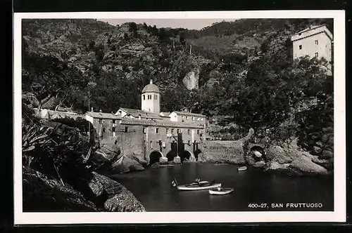 AK San Fruttuoso, Bucht mit Booten