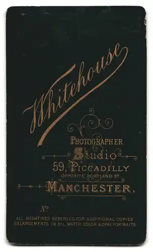 Fotografie Whitehouse, Manchester, 59, Piccadilly, Elegant gekleideter Herr mit Schnauzbart