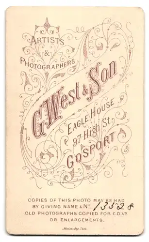 Fotografie G. West & Son, Gosport, 97 High St., Junge Dame mit zurückgebundenem Haar