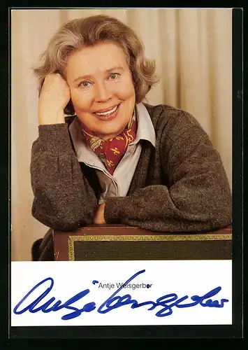 AK Schauspielerin Antje Weisgerber lächelt freundlich, mit original Autograph