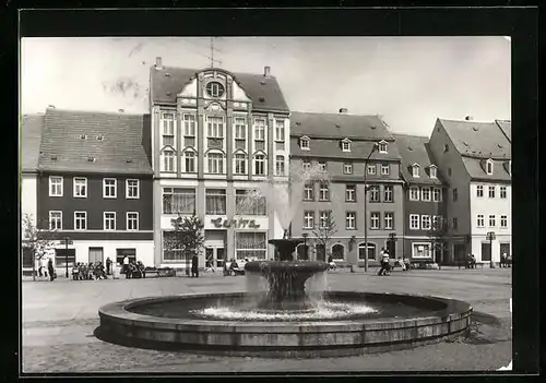 AK Weissenfels, Karl-Marx-Platz mit Springbrunnen