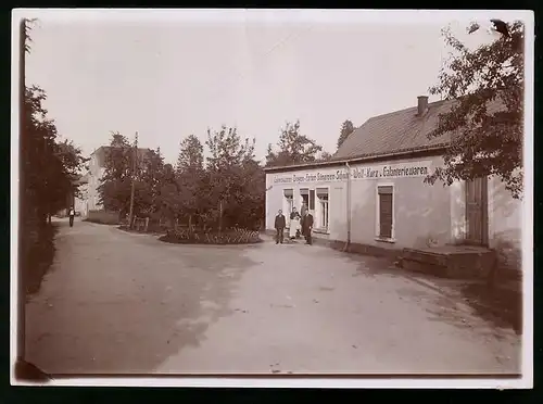 Fotografie Brück & Sohn Meissen, Ansicht Röhrsdorf, Kolonialwarenladen & Strassenansicht