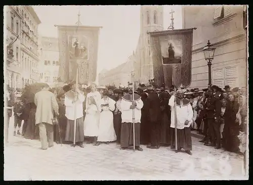 Fotografie Brück & Sohn Meissen, Ansicht Budapest, Prozession / Umzug am Stefanstag 20. August 1904