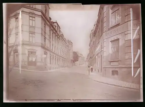 Fotografie Brück & Sohn Meissen, Ansicht Adorf, Hauptstrasse mit Deutscher Creditbank