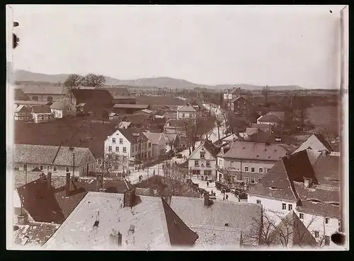 Fotografie Brück & Sohn Meissen, Ansicht Panschwitz, Autos vor Klempnerei & Warenhaus