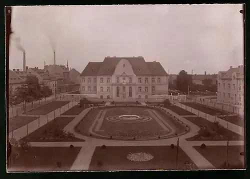 Fotografie Brück & Sohn Meissen, Ansicht Komotau, Blick auf das Kaiserin-Elisabeth-Siechenhaus