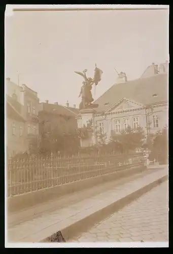 Fotografie Brück & Sohn Meissen, Ansicht Budapest, Partie am Honved-Denkmal