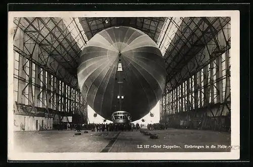 AK Zeppelin, Einbringen des Luftschiffs Graf Zeppelin LZ 127 in die Halle