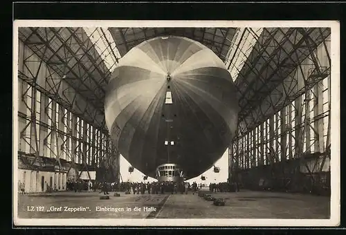 AK Luftschiff LZ 127 Graf Zeppelin beim Einbringen in die Halle