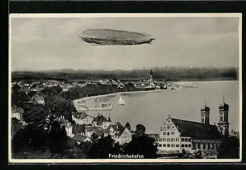AK Friedrichshafen a. B., Luftschiff LZ 127 Graf Zeppelin über der Stadt