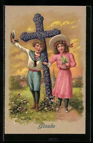 Präge-AK Glaube, Junge und Mädchen an Veilchenkreuz, Allegorie
