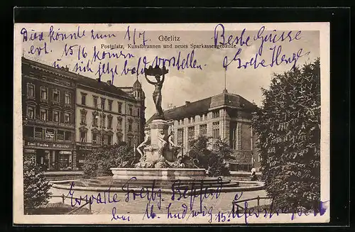 AK Görlitz, Postplatz mit Geschäften, neuem Sparkassengebäude und Kunstbrunnen