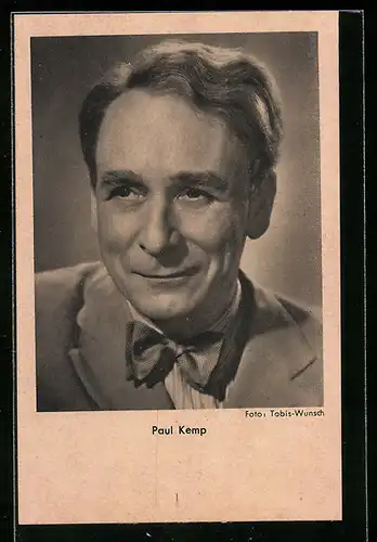 AK Schauspieler Paul Kemp mit Anzug und Fliege