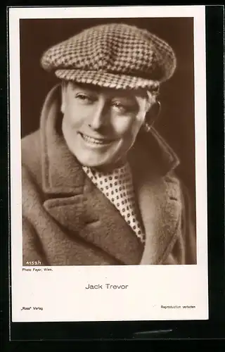 AK Schauspieler Jack Trevor mit Mantel und Kopfbedeckung