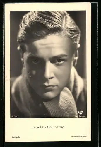 AK Schauspieler Joachim Brennecke mit Schal