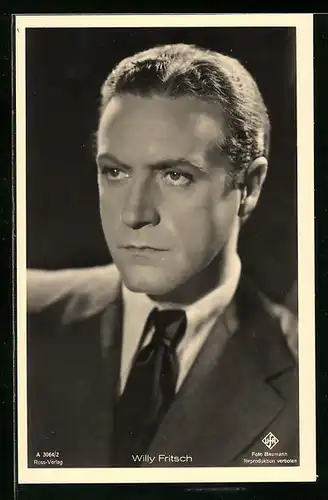 AK Schauspieler Willy Fritsch ernst blickend