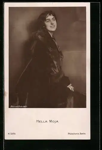 AK Schauspielerin Hella Moja im Mantel