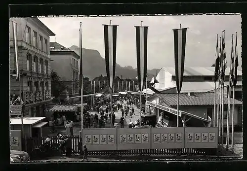 AK Dornbirn, Export- und Mustermesse 1953, Strasse auf dem Messegelände
