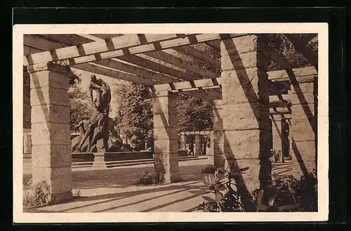 AK Coburg, Deutsche Rosenschau 1929, Brunnen mit Gruppe im Ausstellungsgelände