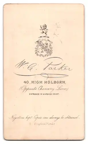 Fotografie W. G. Parker, Holborn, 40 High Holborn, Portrait charmanter Mann mit Bart im Jackett