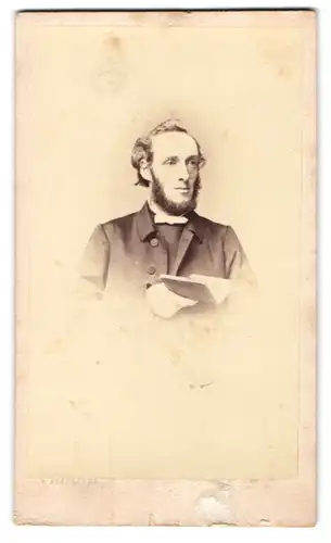 Fotografie F. Brandseph, Stuttgart, Portrait stattlicher Herr mit Lincolnbart