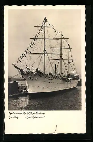 AK Hamburg, Schwimmende Gross-Jugendherberge Hein Godenwind in Flaggengala, flagge