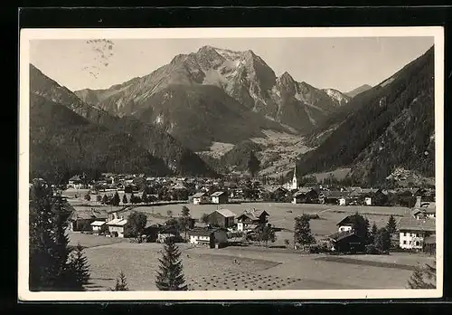 AK Mayrhofen, Ortsansicht mit Bergen