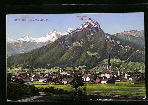 AK Reutte, Panorama des Ortes mit Gernspitze