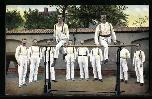 AK Turner am Barren in einem Hof