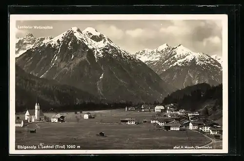 AK Elbigenalp im Lechtal, Totalansicht mit Gebirgskette