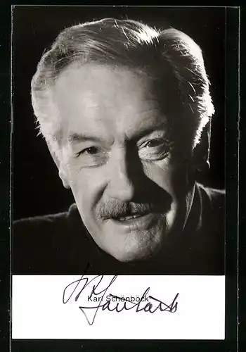 AK Schauspieler Karl Schönböck mit Schnurrbart im schwarzen Pullover, Autograph