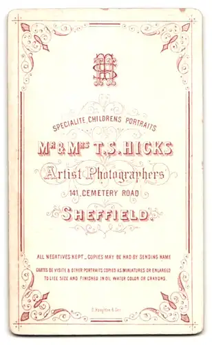 Fotografie J. S. Hicks, Sheffield, 141 Cemetery Road, Portrait junger Mann elegant im Anzug