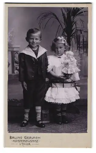 Fotografie Bruno Gerlach, Klosterlausnitz i. Thür., Süsses Geschwisterpaar in eleganter Kleidung