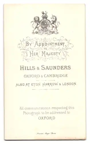 Fotografie Hills & Saunders, Oxford, Bursche mit Seitenscheitel im Anzug