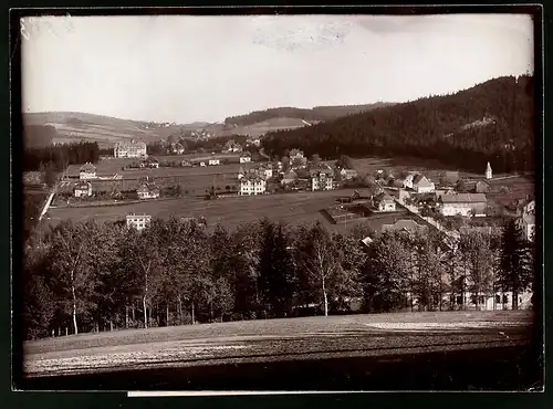 Fotografie Brück & Sohn Meissen, Ansicht Bärenfels i. Erzg., Blick auf den Ort mit Villa Lydia