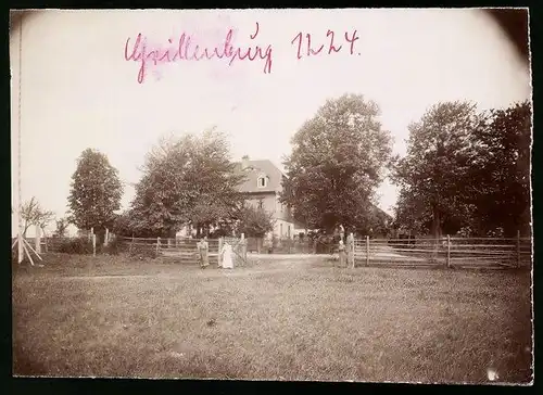 Fotografie Brück & Sohn Meissen, Ansicht Grillenburg, Blick auf die Königliche Oberforstmeisterei