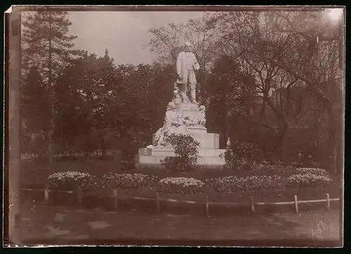 Fotografie Brück & Sohn Meissen, Ansicht Budapest, Blick auf das Semmelweiss-Denkmal auf dem Elisabethplatz