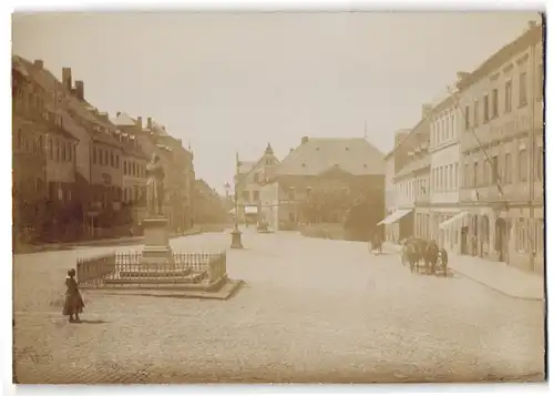 Fotografie Brück & Sohn Meissen, Ansicht Hainichen i. Sa., Blick auf den Markt mit Gellert Denkmal, Hotel goldner Löwe