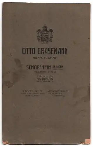 Fotografie Otto Grasemann, Schopfheim, Friedrichstr. 5, Eleganter Bursche mit abstehenden Ohren