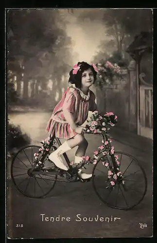 AK Tendre Souvenir, Mädchen auf Fahrrad