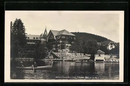 AK Titisee, Schwarzwald-Hotel vom Wasser gesehen