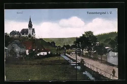 AK Tannenbergstal i. V., Strassenpartie, Kirche