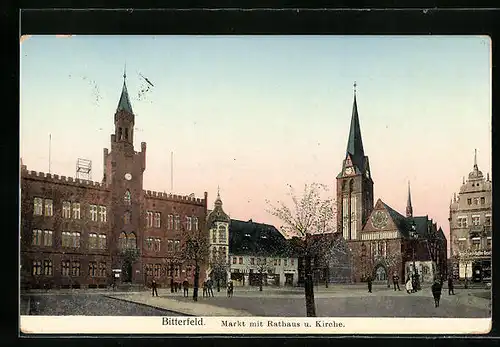 Goldfenster-AK Bitterfeld, Markt mit Geschäften, Rathaus und Kirche