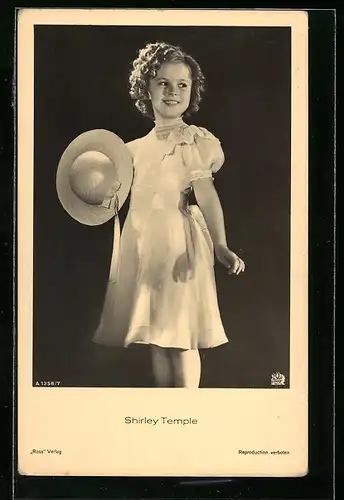 AK Schauspielerin Shirley Temple mit Hut in der Hand