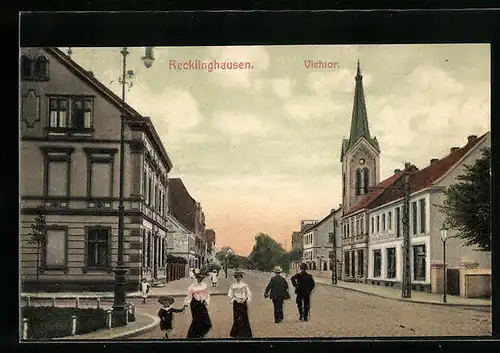 AK Recklinghausen, Viehtor mit Passanten
