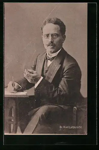 AK Dr. Karl Liebknecht mit Zigarette, Arbeiterbewegung